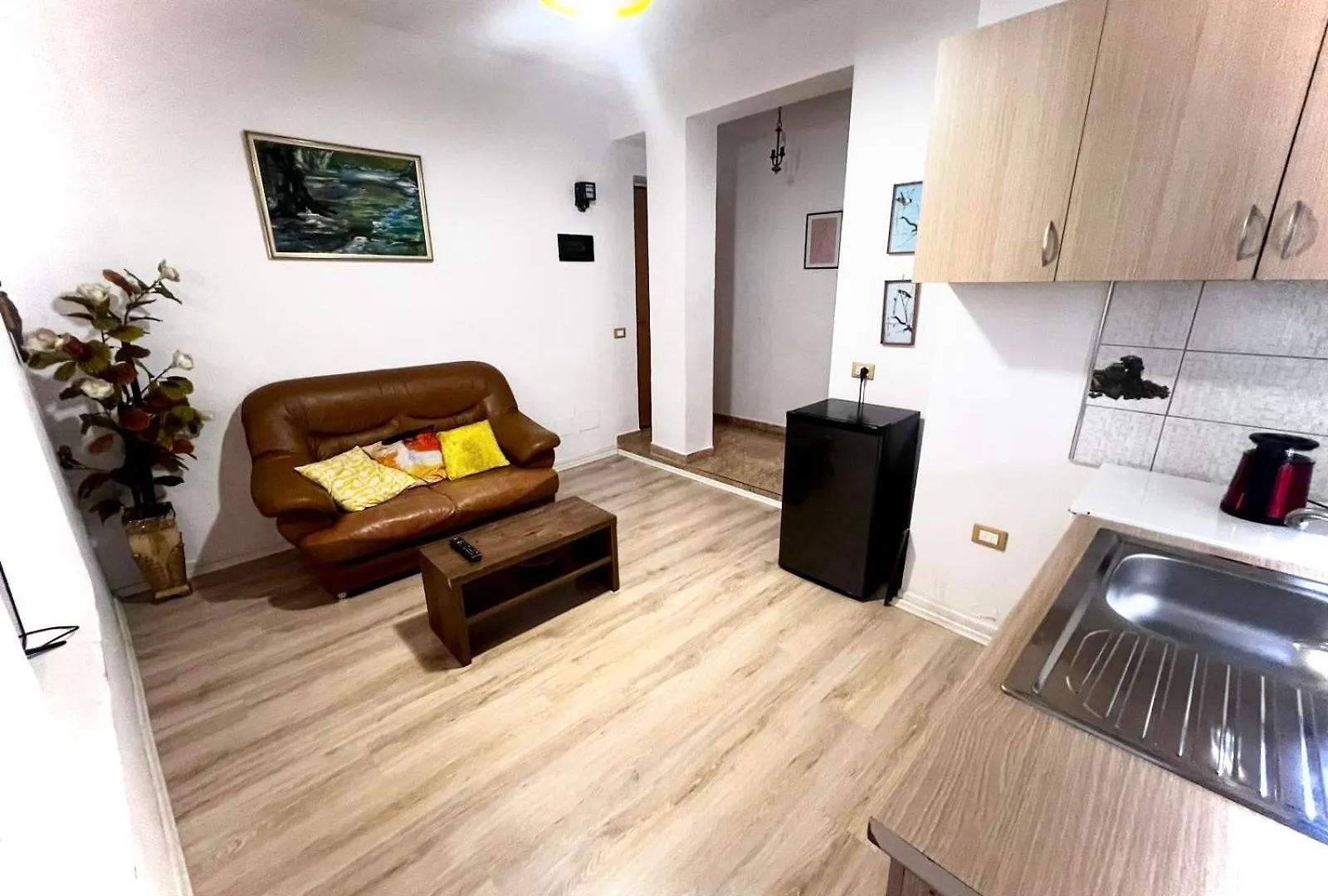 Budget Retreat Tirana & Studios
